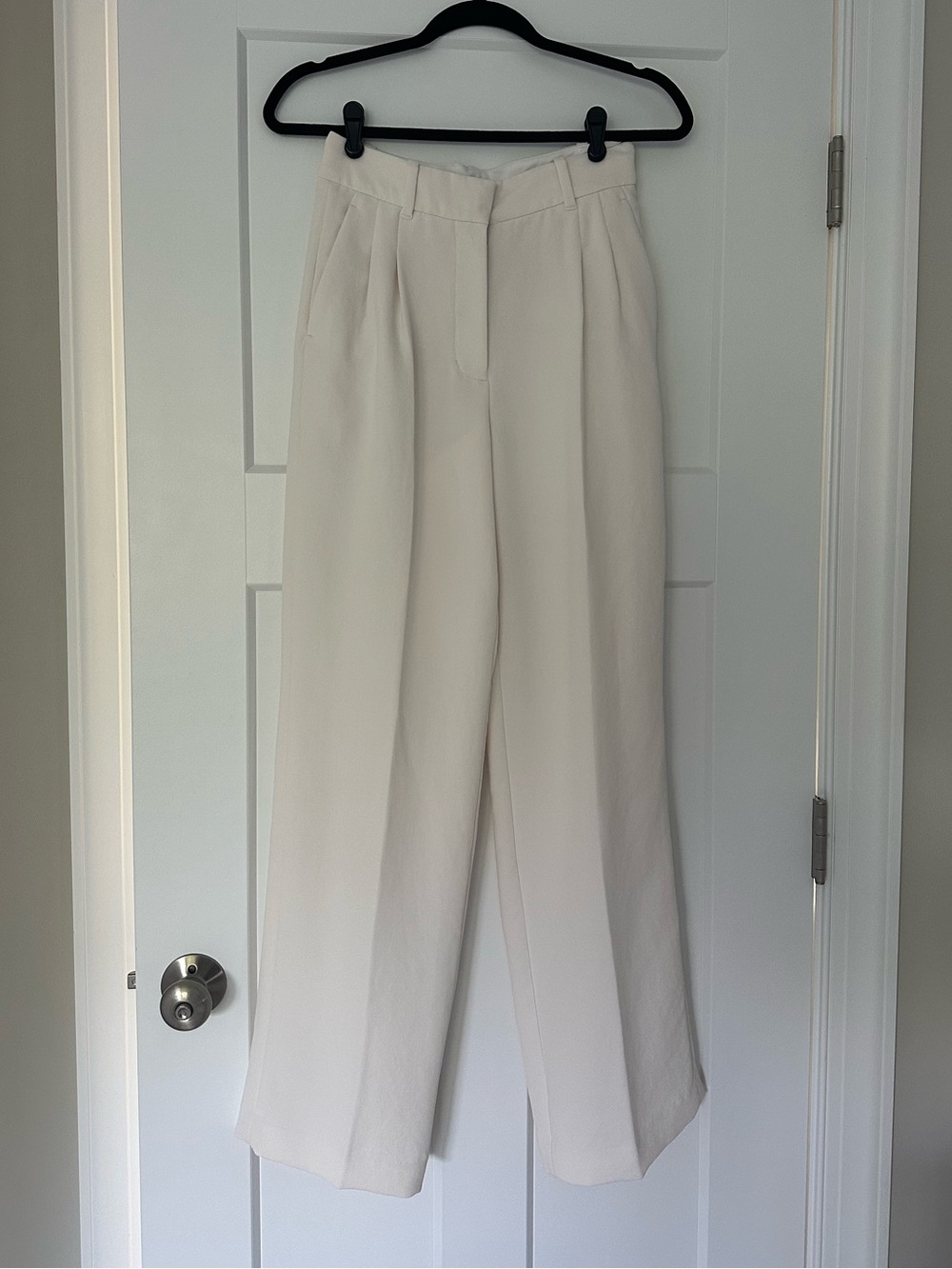 Aritzia Wilfred Effortless Pants in Light Birch (size 4)